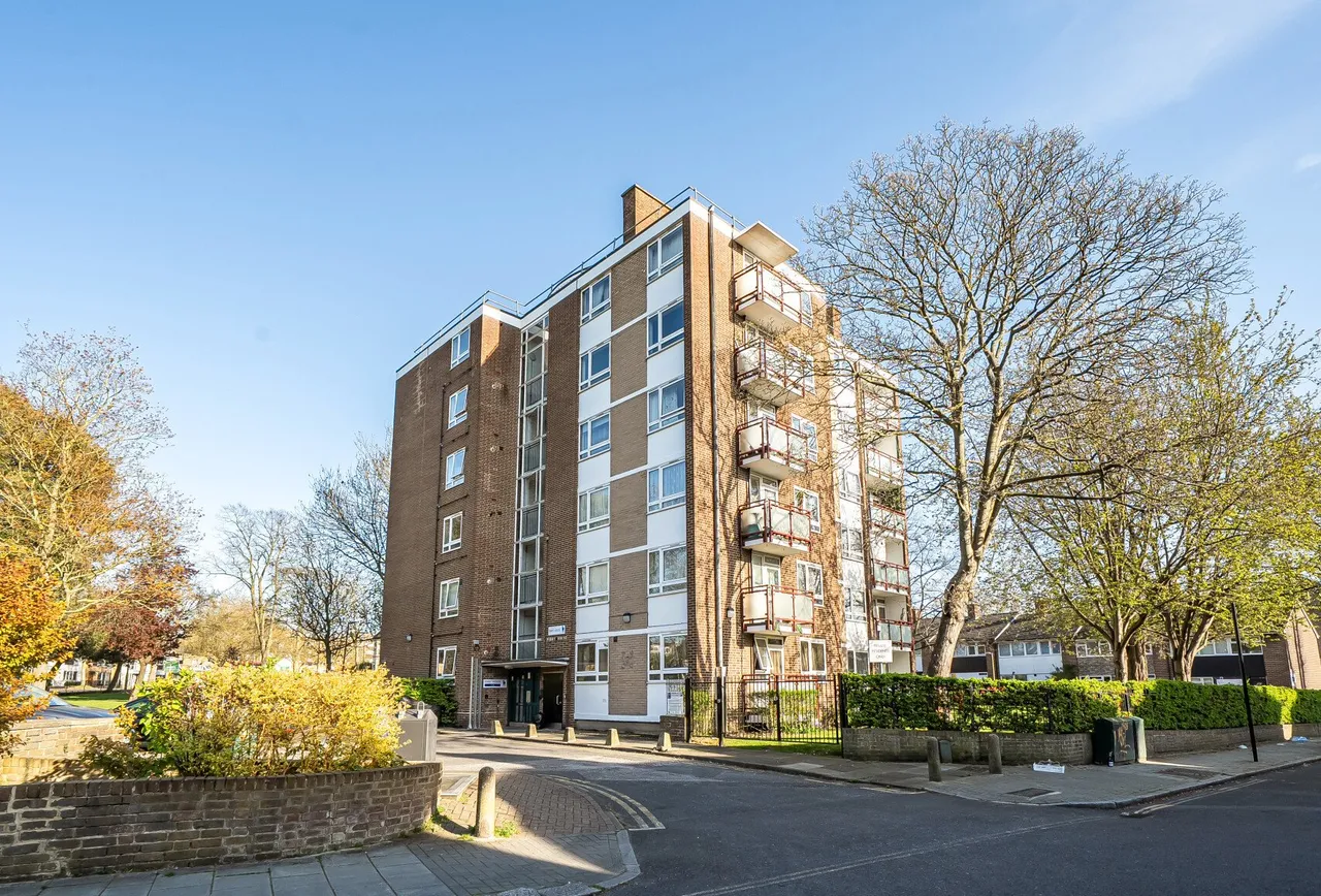 2 bed flat for sale — Perry House, Tierney Road, SW2 4QU