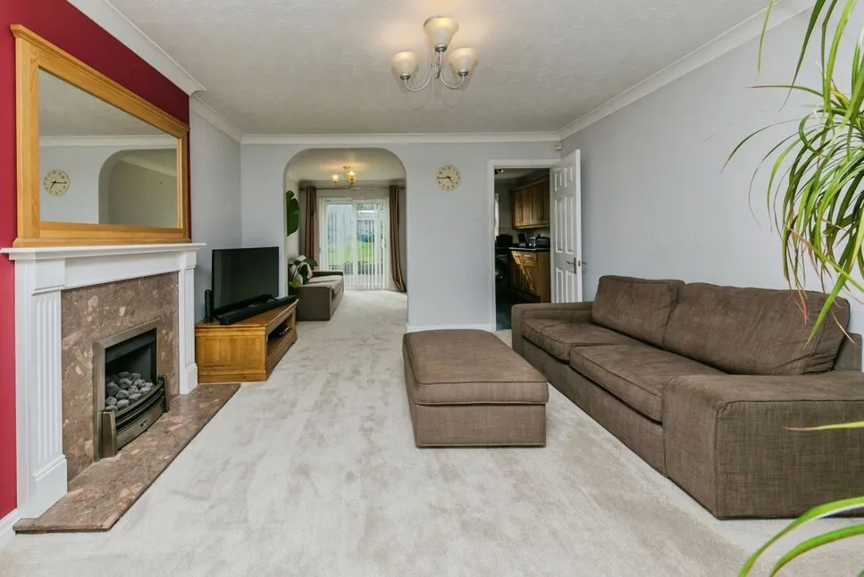 Broxton Avenue, Middlewich, CW10, photo 11