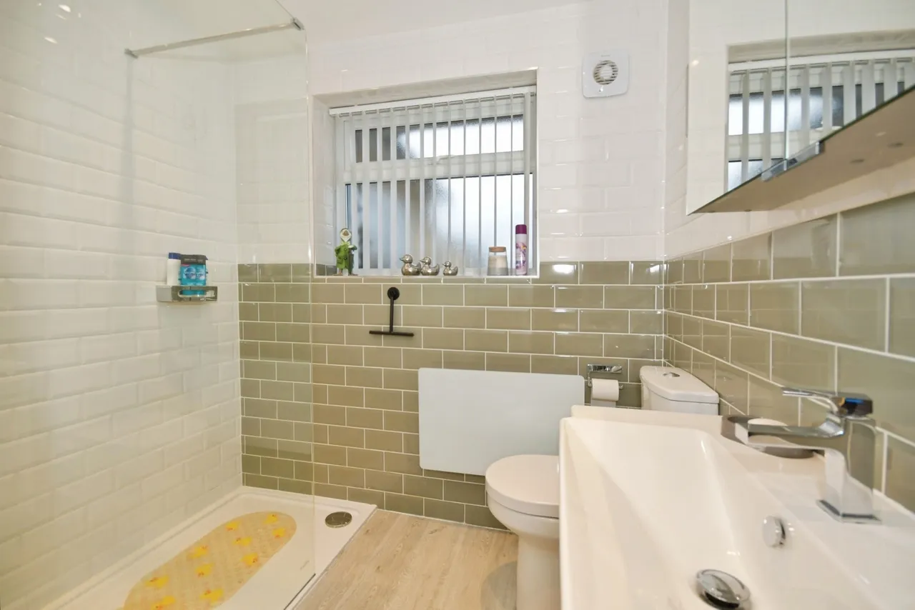 Nethermoor Road, Wingerworth, Chesterfield, Derbyshire, S42, photo 16