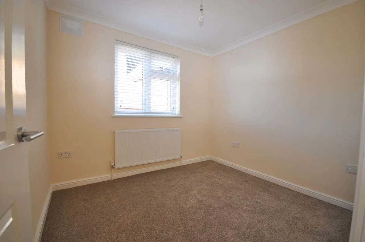 Ardleigh Green Road, Hornchurch, RM11 2SH, photo 3