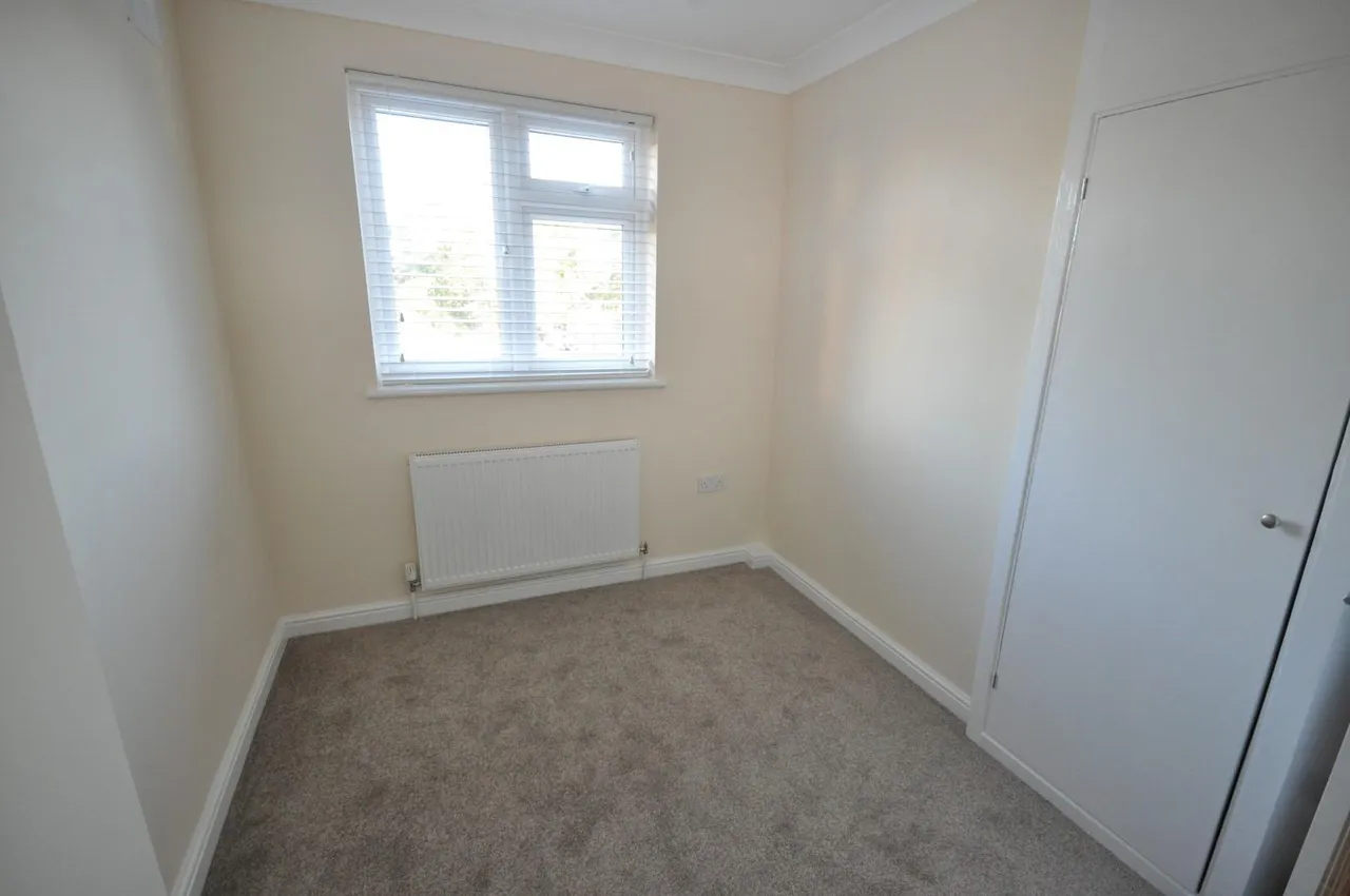Ardleigh Green Road, Hornchurch, RM11 2SH, photo 4
