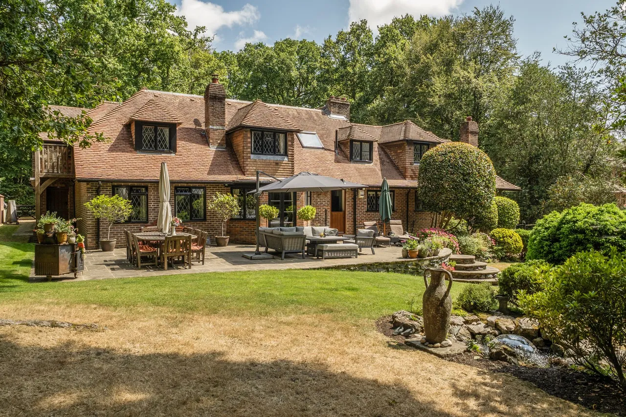 Merrywood Lane, Thakeham, RH20, photo 47