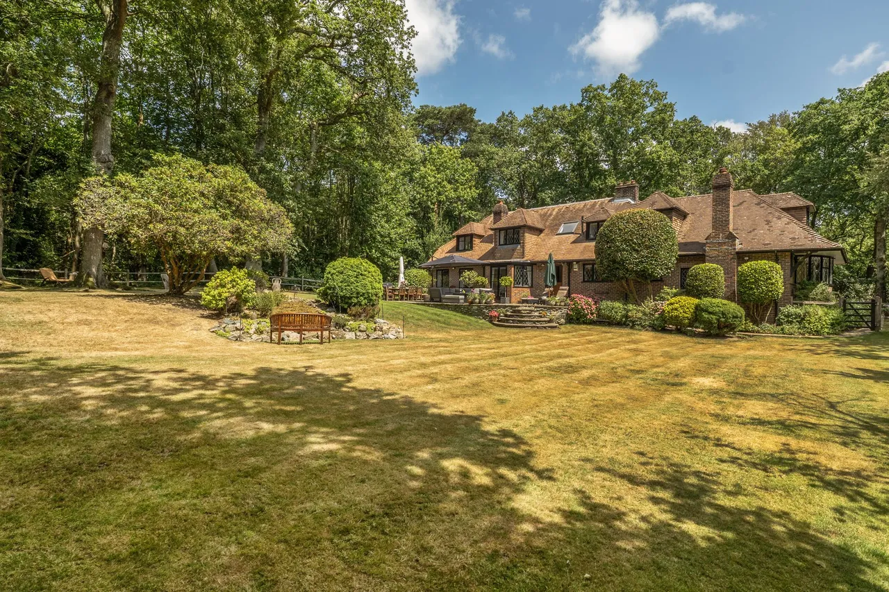 Merrywood Lane, Thakeham, RH20, photo 4