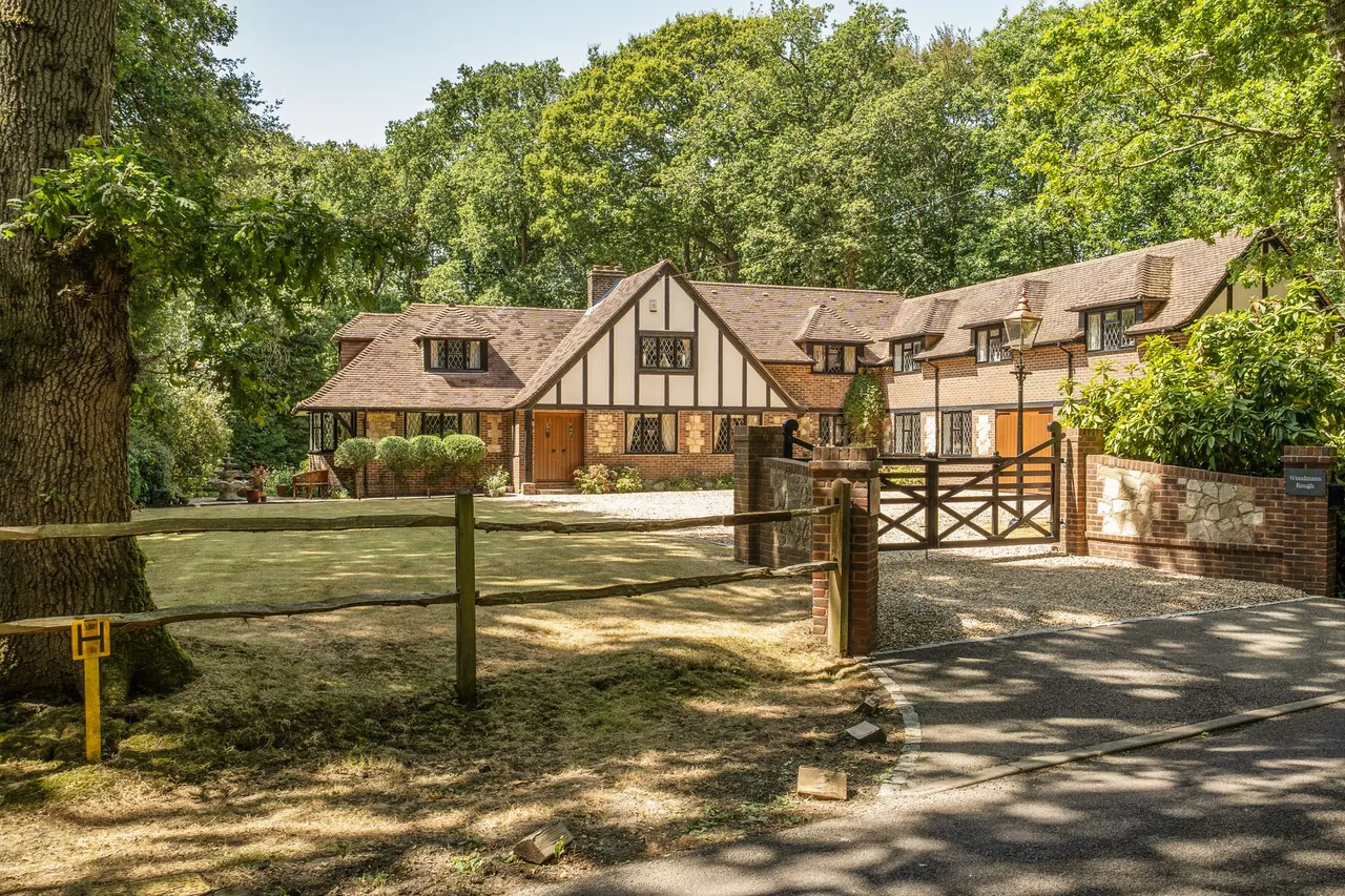 Merrywood Lane, Thakeham, RH20, photo 48