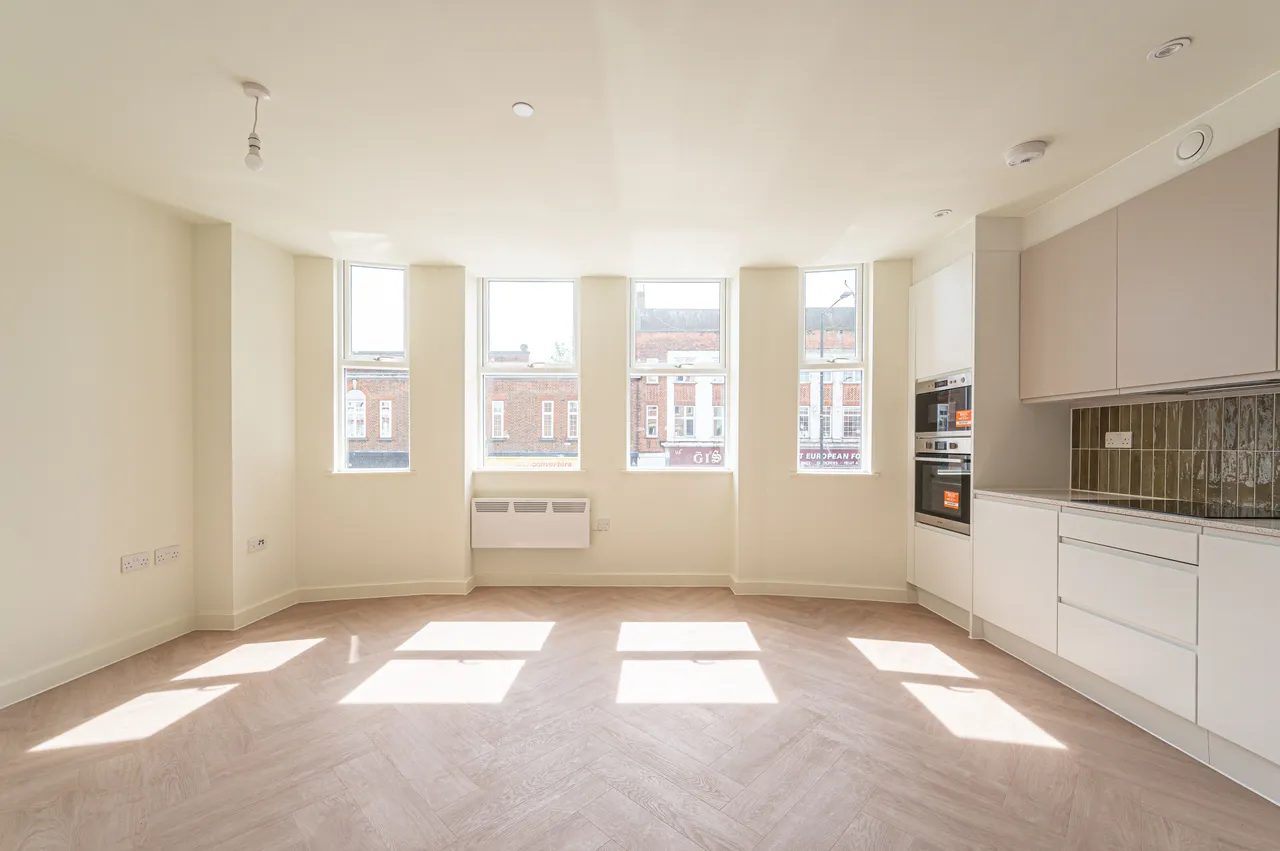 FLAT 2, 55A Ballards Lane, London, photo 3