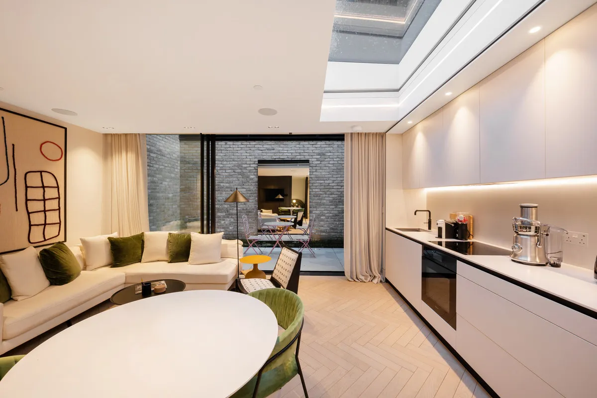 Park Crescent, London, W1B, photo 3