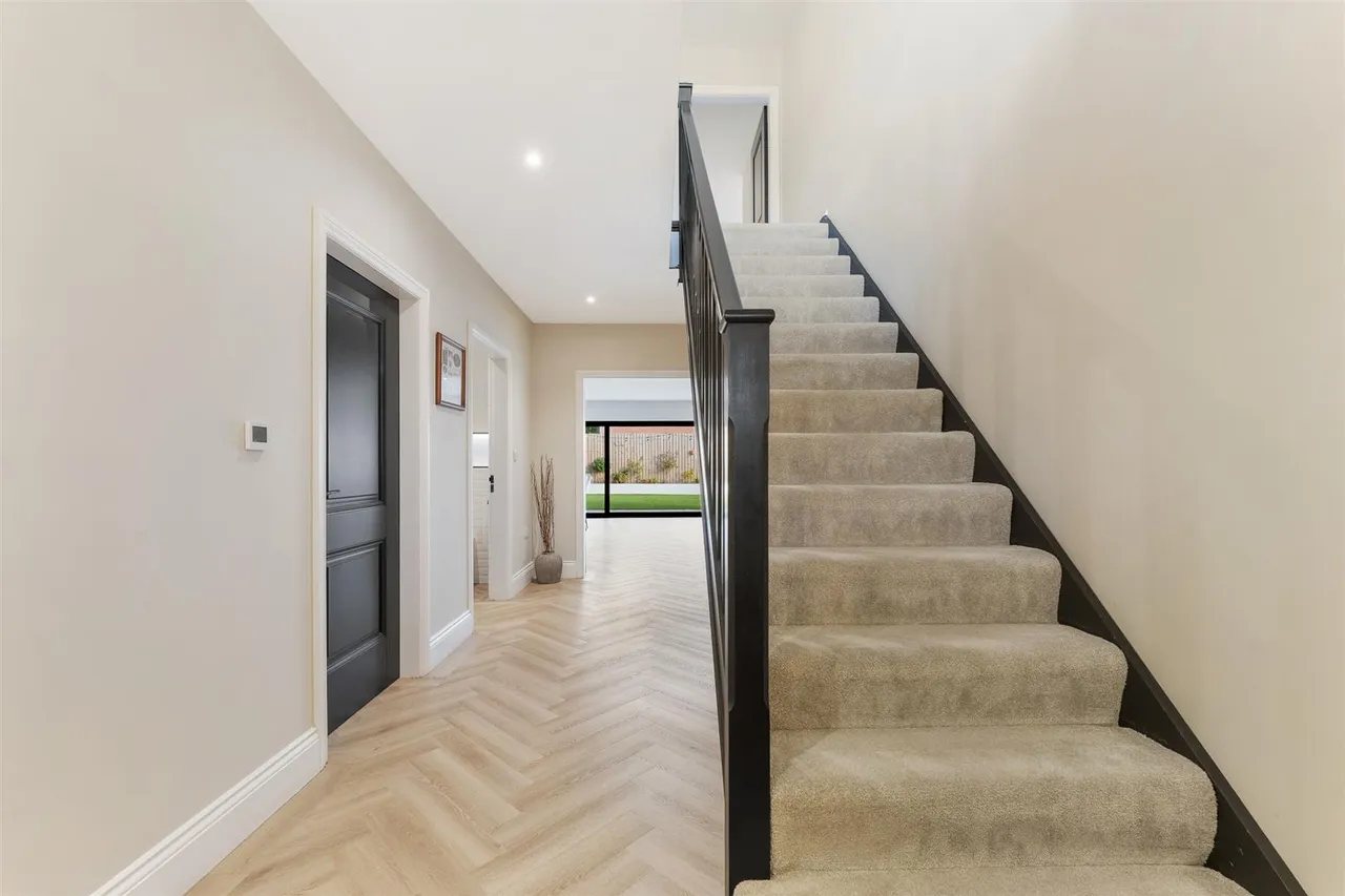 Wilmere Lane, Widnes, WA8, photo 4