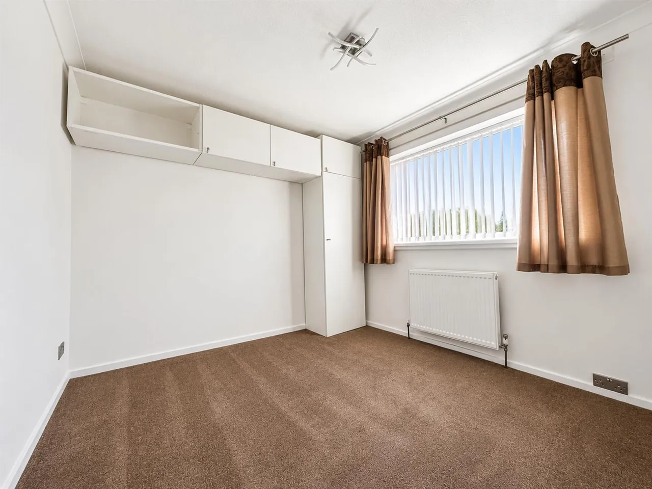 Corfe Gardens, Slough, photo 11