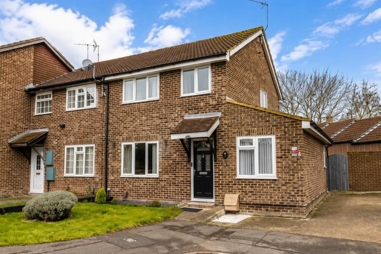 4 bed house for sale, Corfe Gardens, Slough