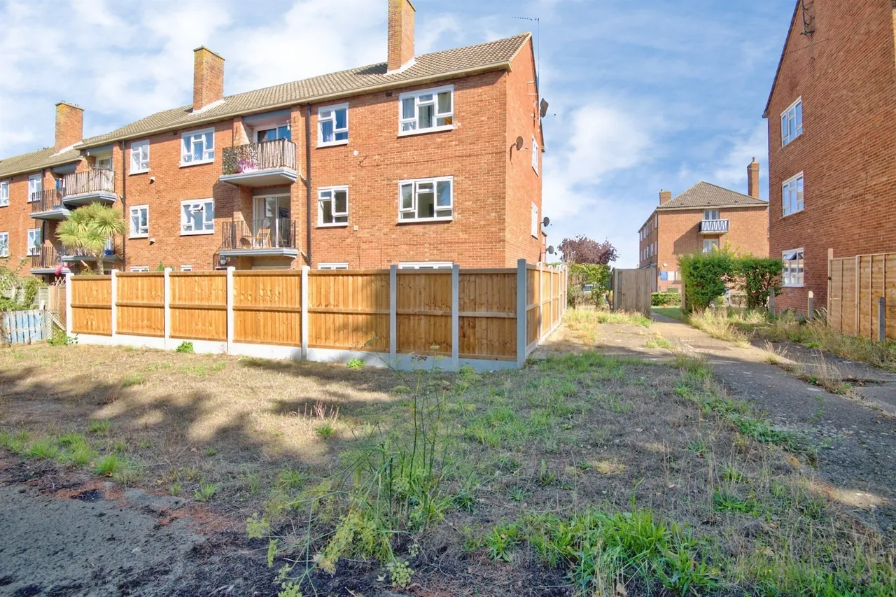 Stalin Road, Colchester, photo 2