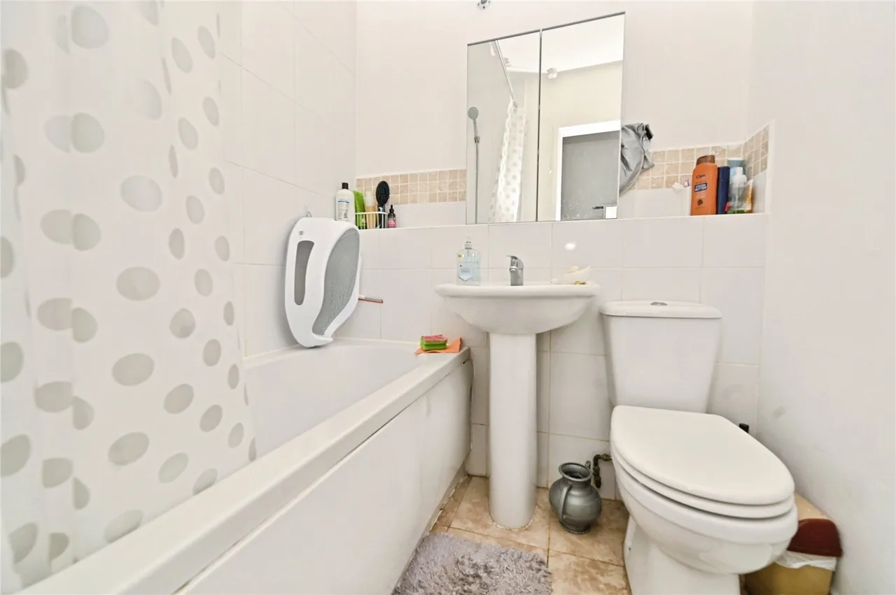 Marsh Road, Luton, Bedfordshire, LU3, photo 5