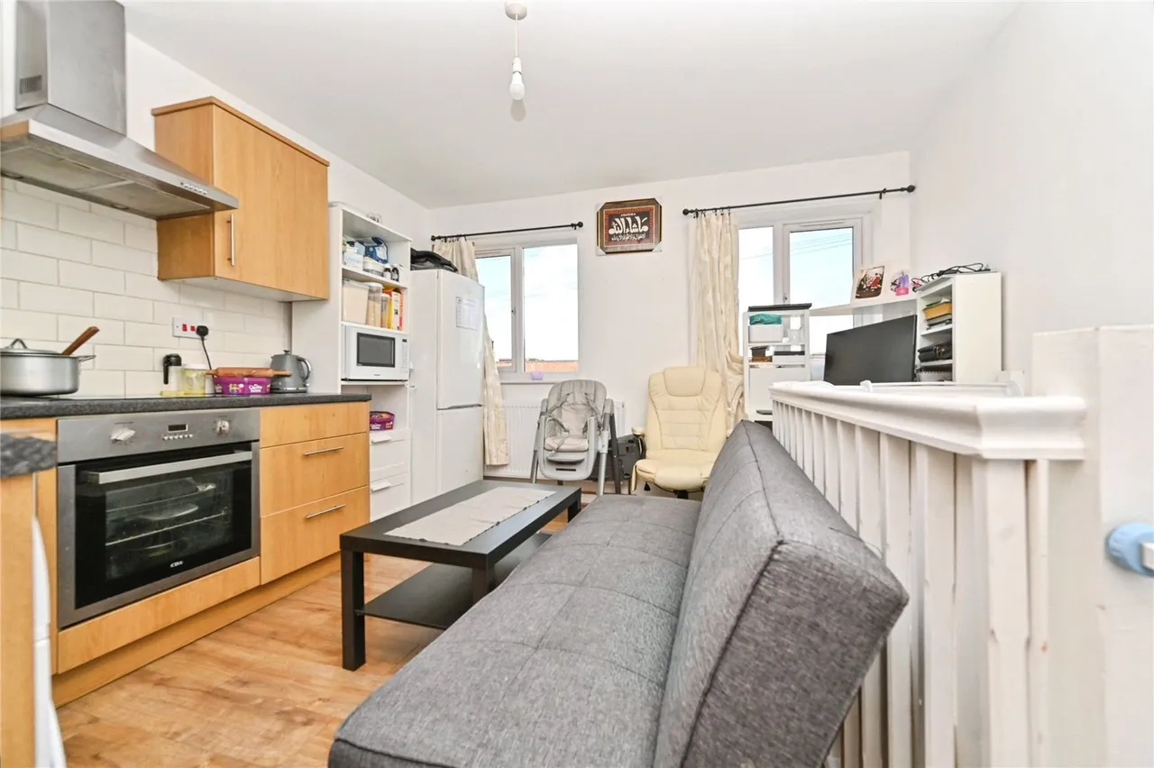 Marsh Road, Luton, Bedfordshire, LU3, photo 3