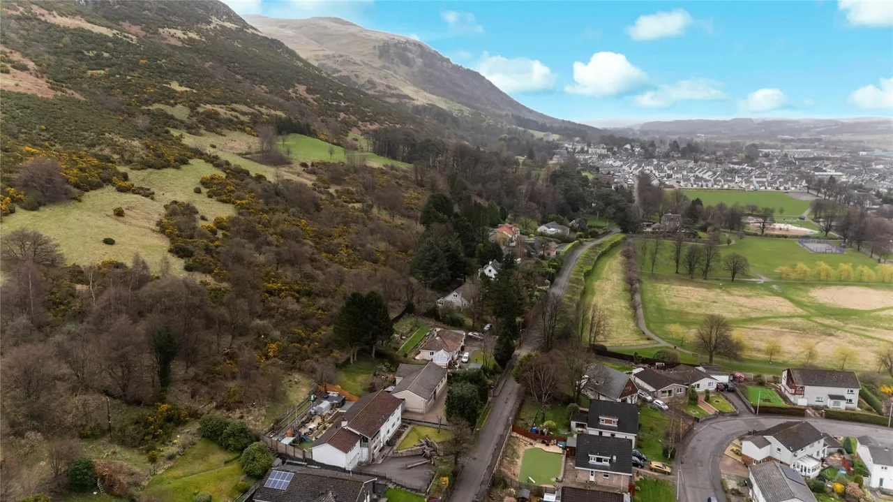 Cowden, Back Road, Alva, Clackmannanshire, FK12, photo 22