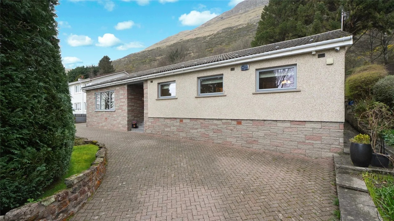 Cowden, Back Road, Alva, Clackmannanshire, FK12, photo 25