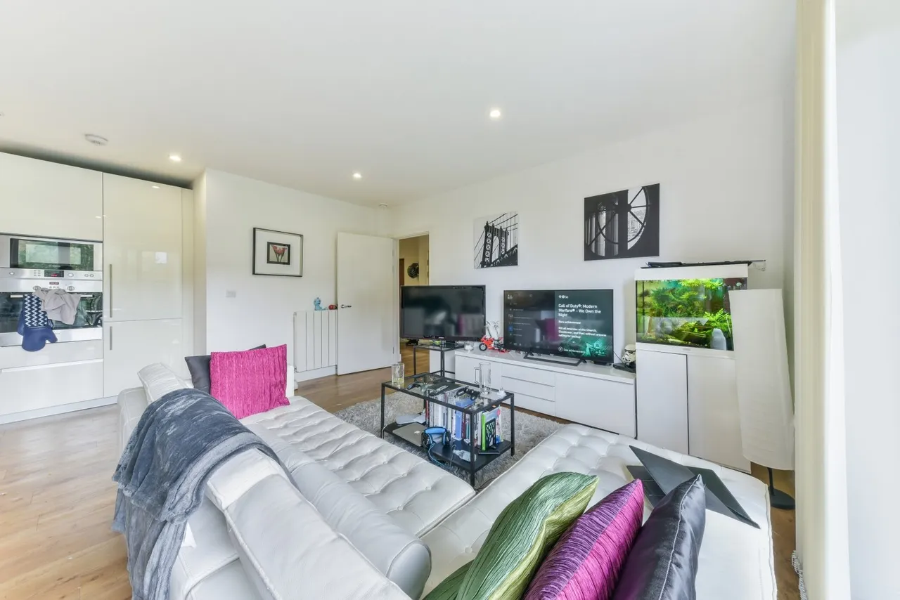 Conningham Court, 21 Dowding Drive, Kidbrooke, London, SE9, photo 4