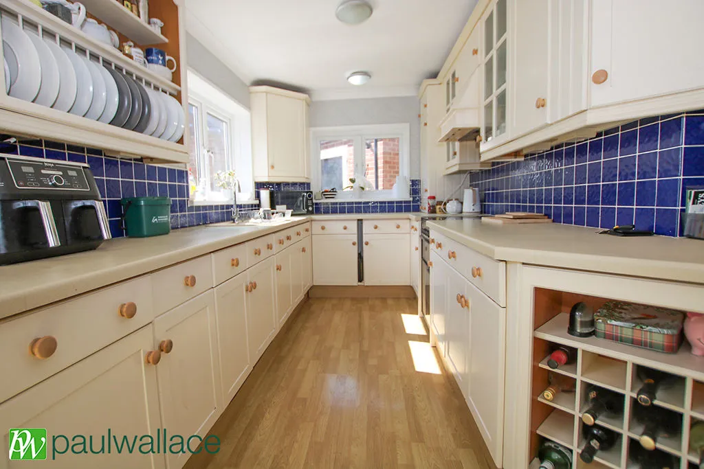 Robinson Avenue, Goffs Oak, EN7, photo 4