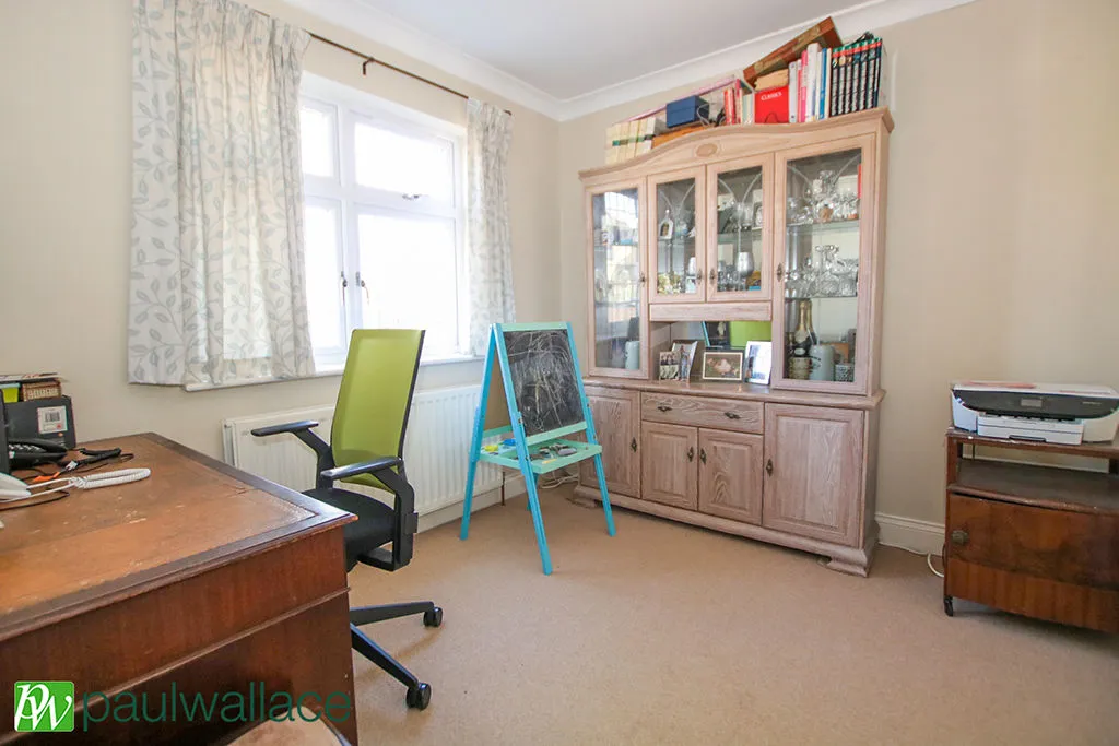 Robinson Avenue, Goffs Oak, EN7, photo 5