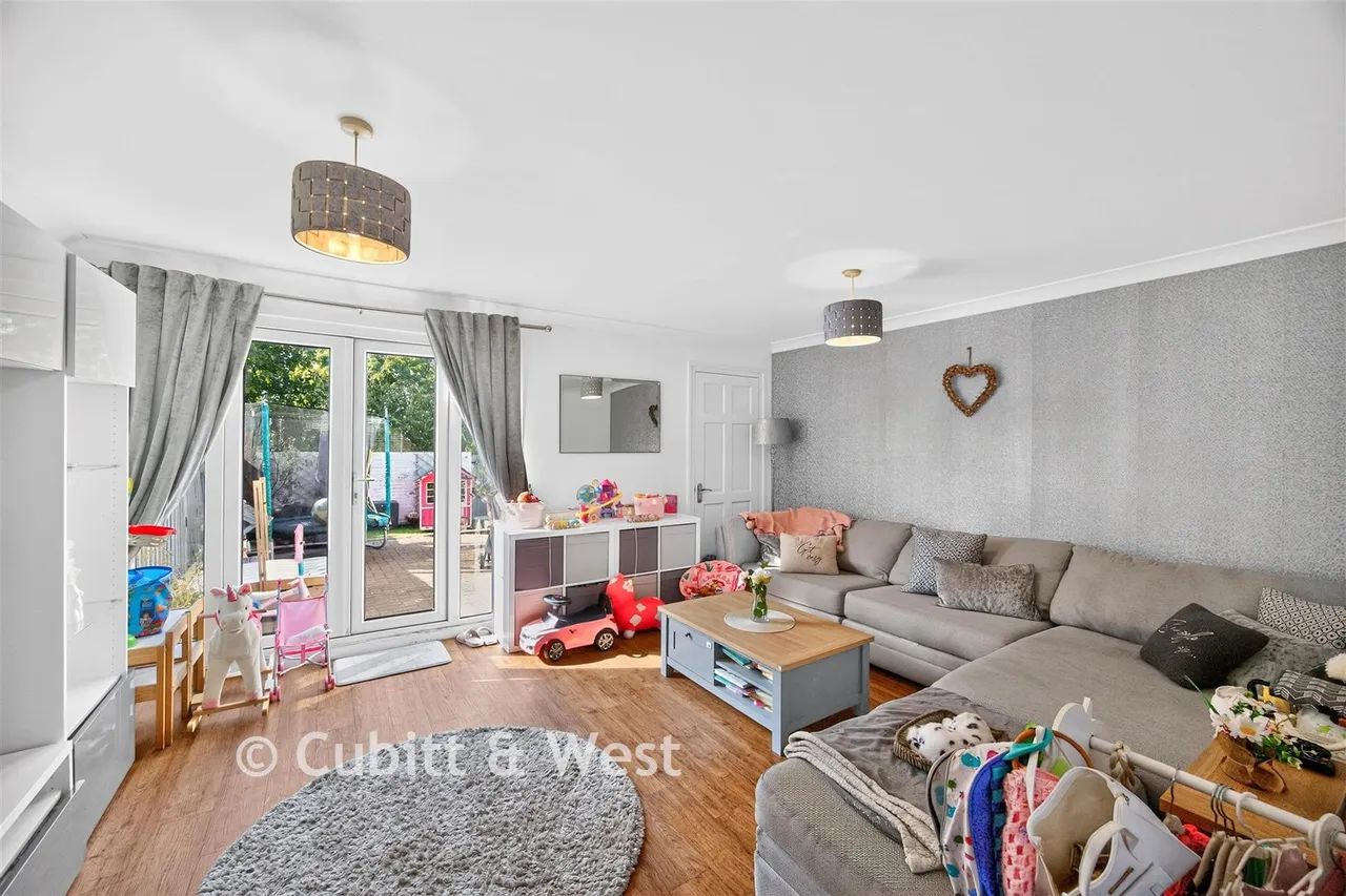 Blackbird Close, Waterlooville, PO8, photo 3