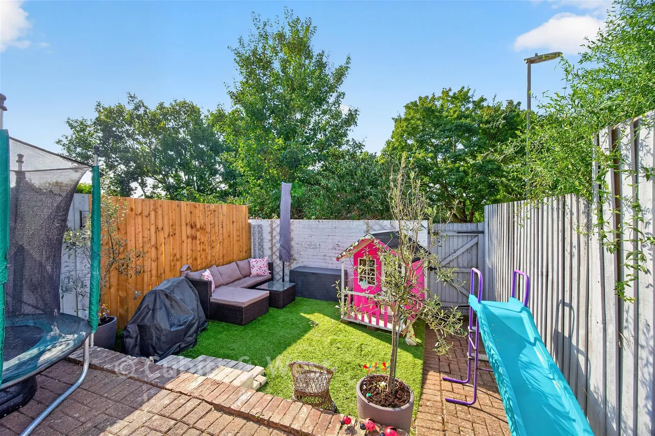 Blackbird Close, Waterlooville, PO8, photo 2