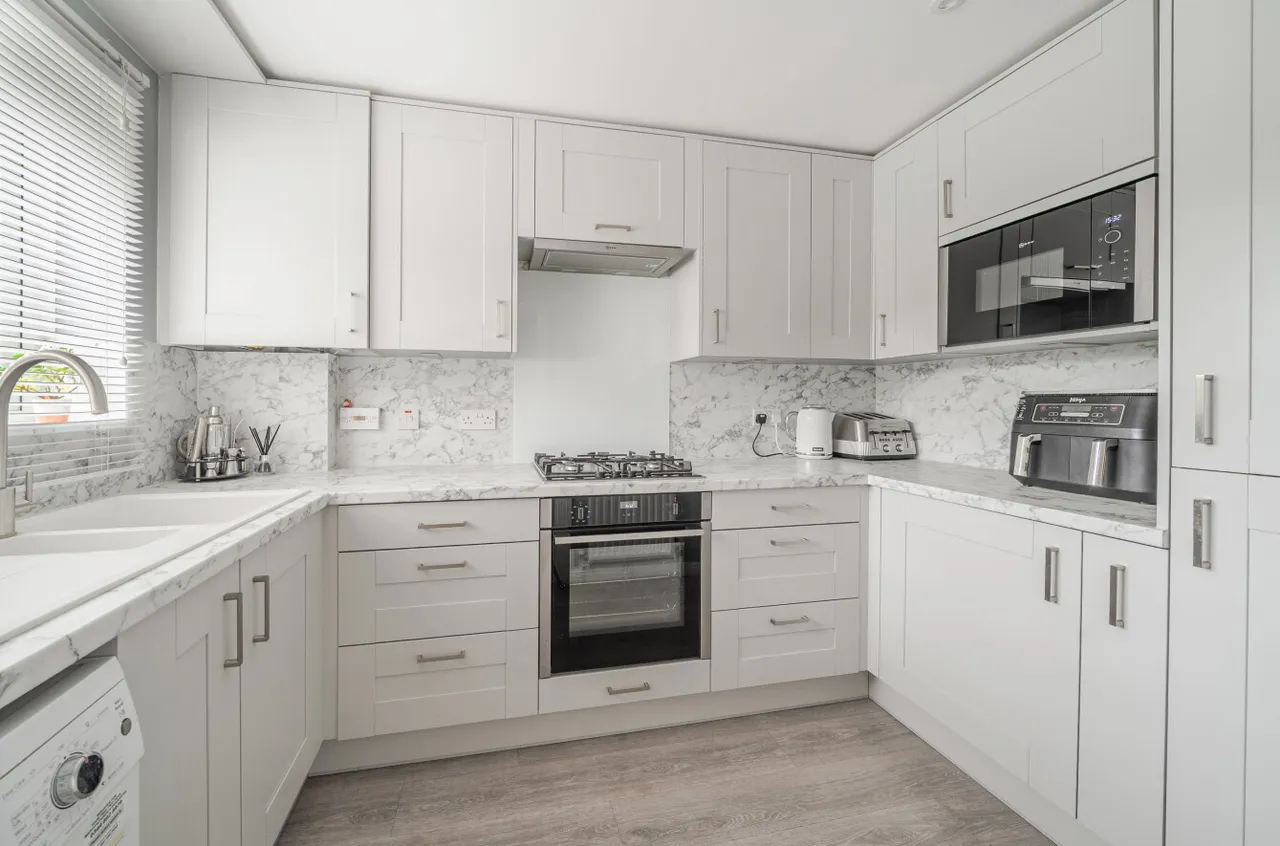 Eastbrooke Road, Alton, GU34, photo 3