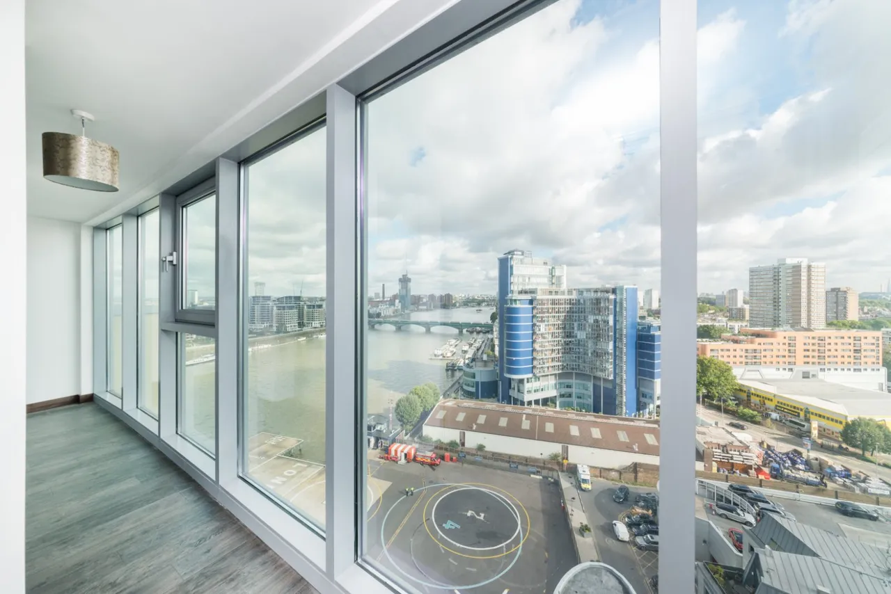 Bridges Court Road, London, SW11, photo 10