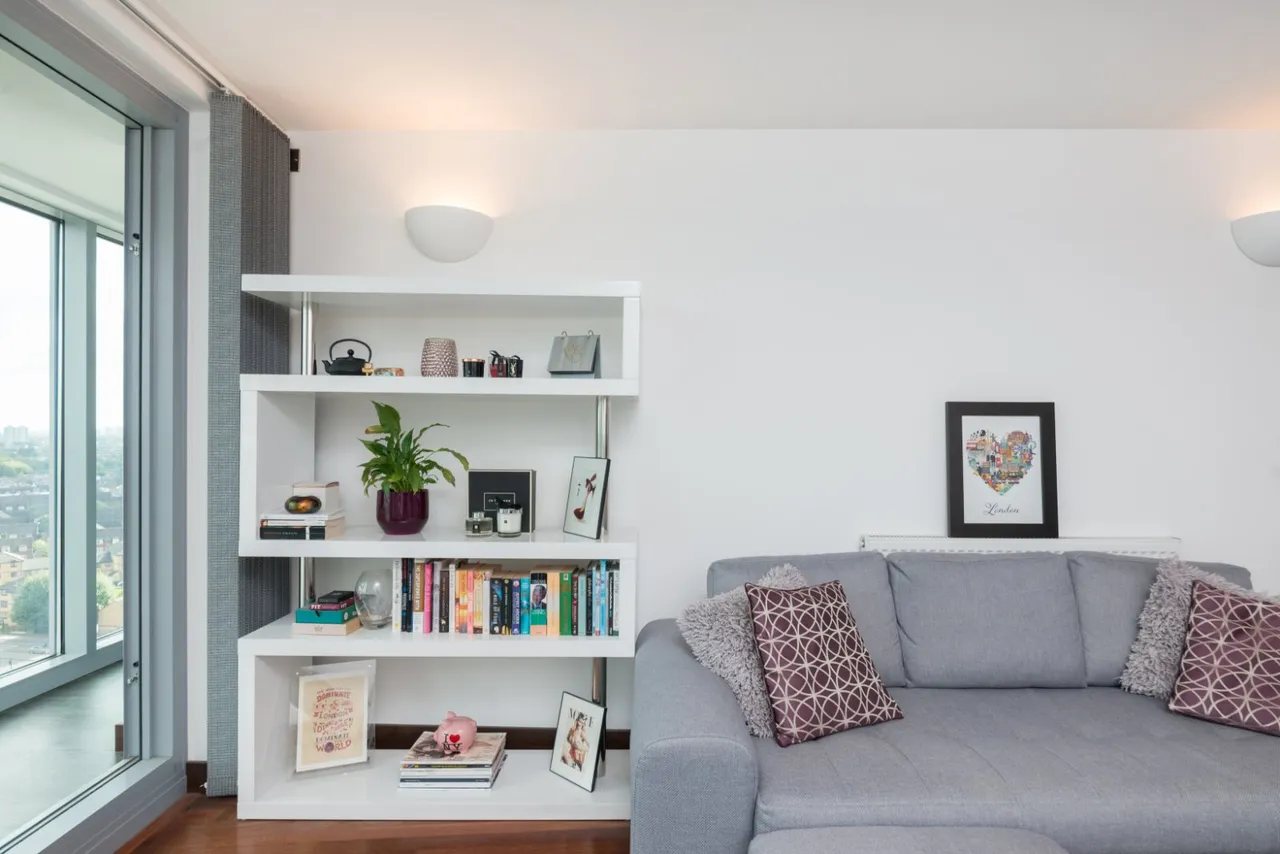 Bridges Court Road, London, SW11, photo 11