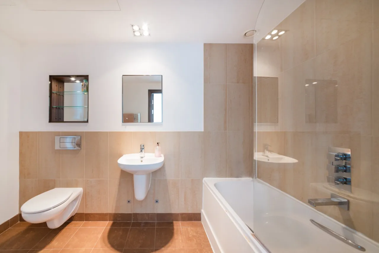Bridges Court Road, London, SW11, photo 8