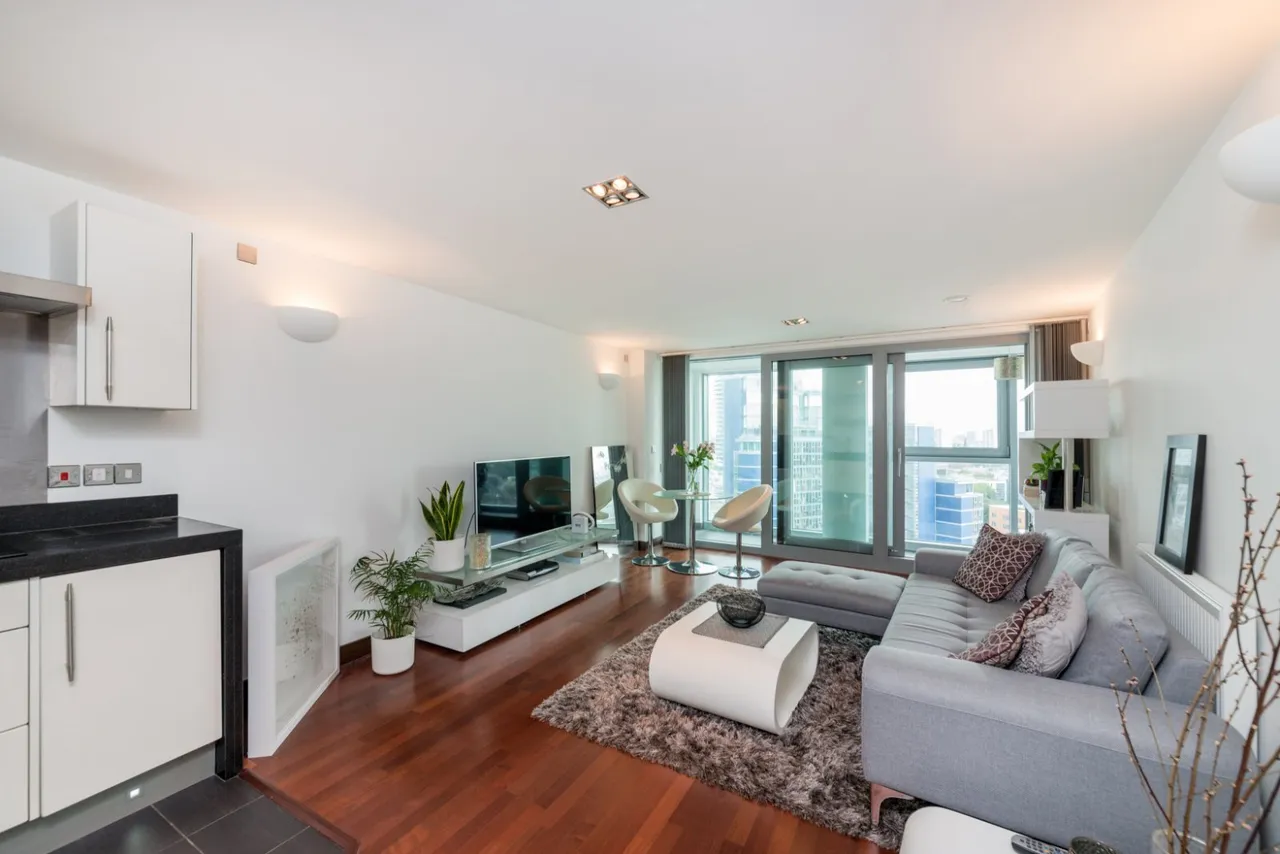 1 bed flat to rent, Bridges Court Road, London, SW11