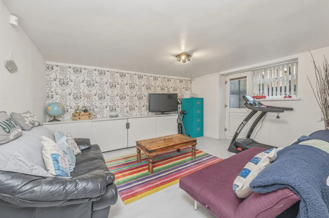 The Avenue, Crossgates, LS15, photo 19