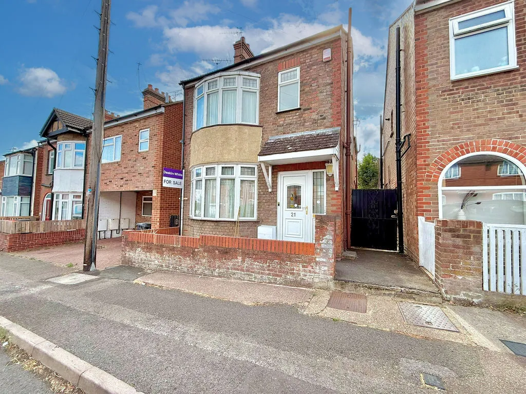 4 bed house for sale — Garden Road, Dunstable LU6 3JD