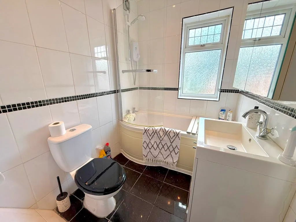 Garden Road, Dunstable LU6 3JD, photo 14