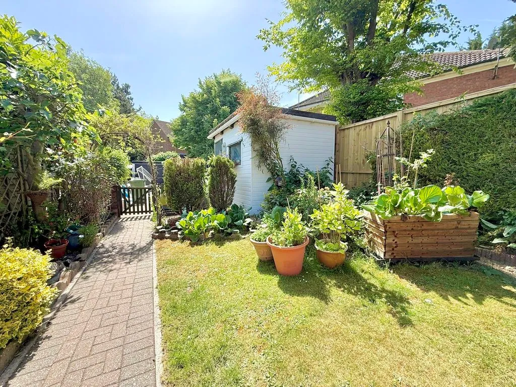 Garden Road, Dunstable LU6 3JD, photo 16