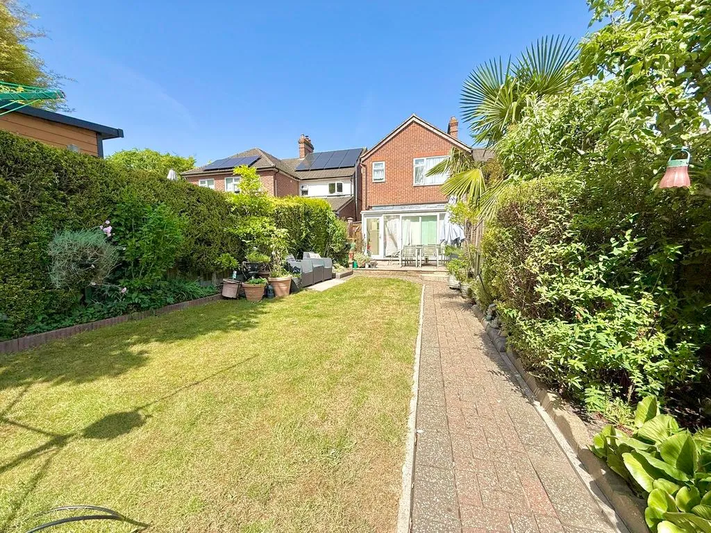 Garden Road, Dunstable LU6 3JD, photo 15