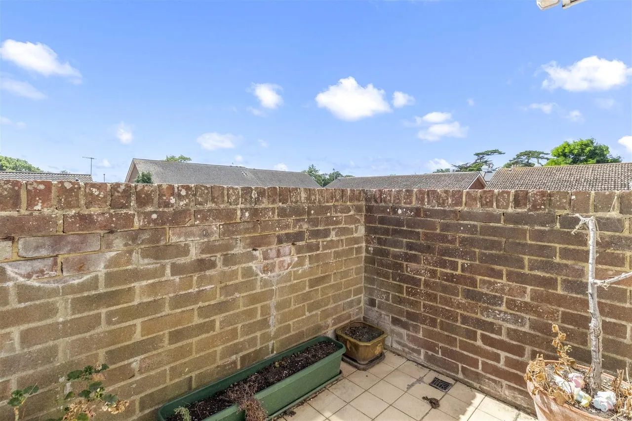 Lamorna Grove, Worthing, photo 14