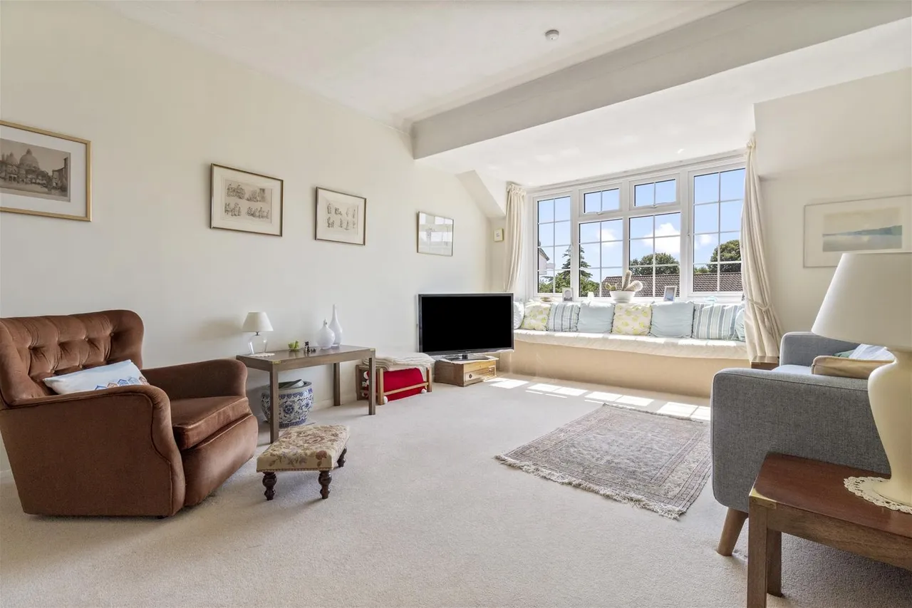 Lamorna Grove, Worthing, photo 5