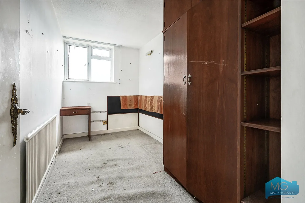 Regents Park Road, London, N3, photo 10