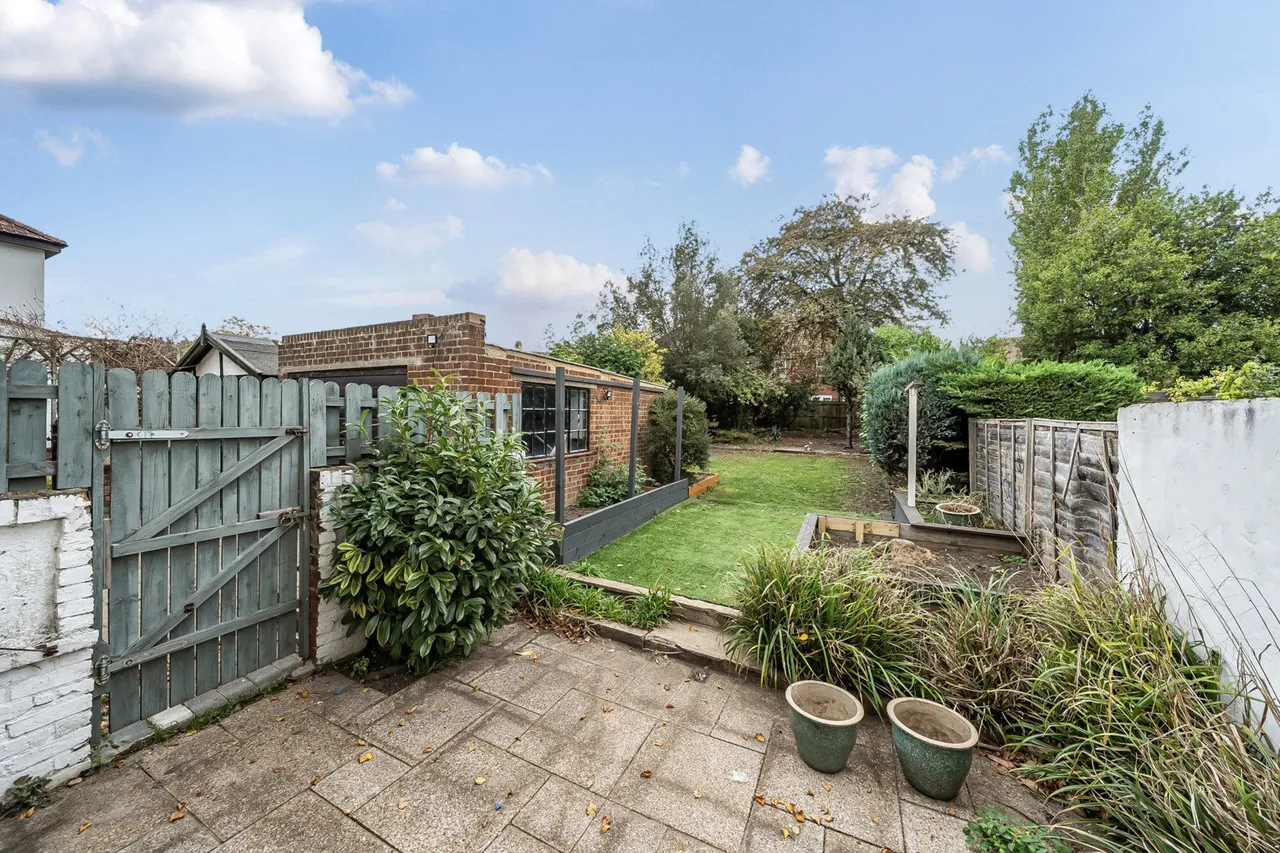 Canberra Road, SE7, photo 5