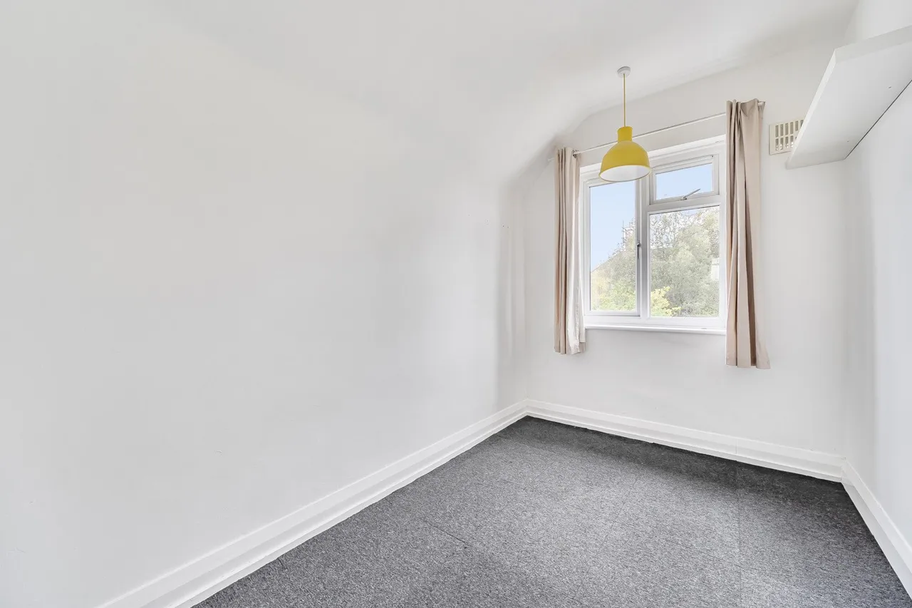 Canberra Road, SE7, photo 10