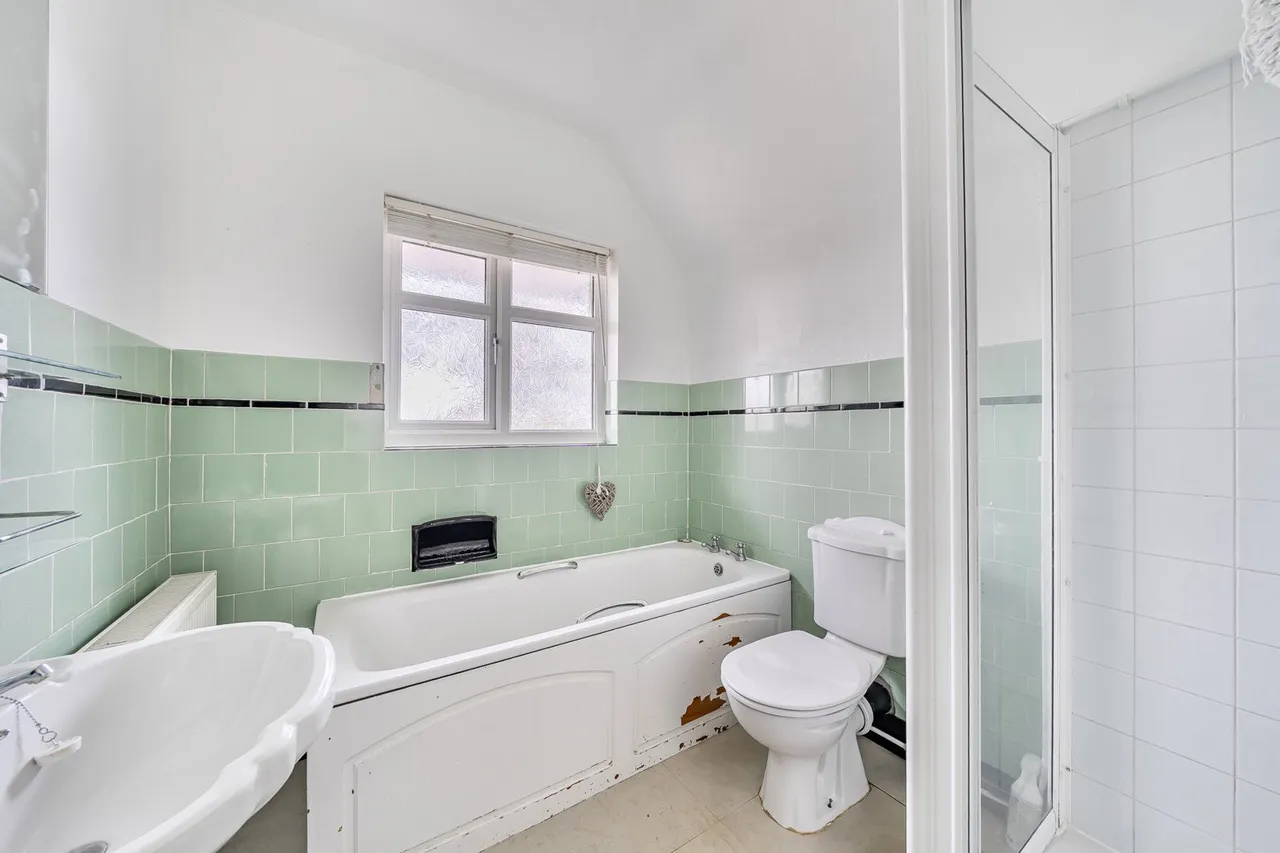 Canberra Road, SE7, photo 11
