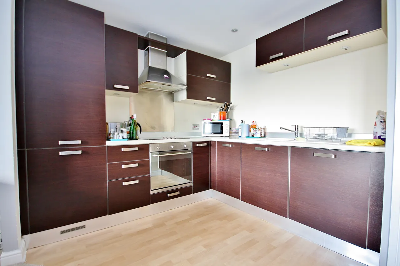 Goldsworth Road, Woking, GU21, photo 3