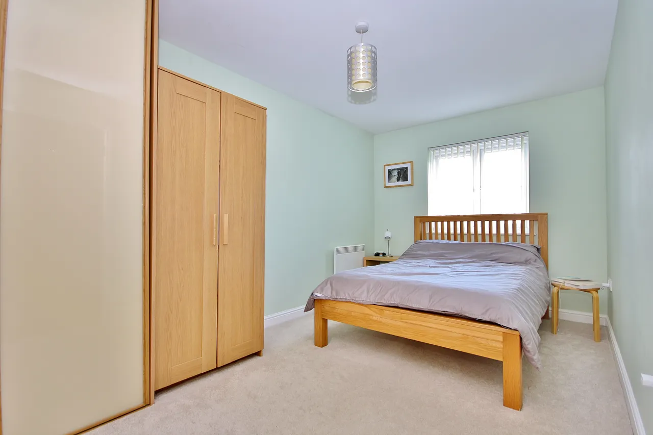 Goldsworth Road, Woking, GU21, photo 7