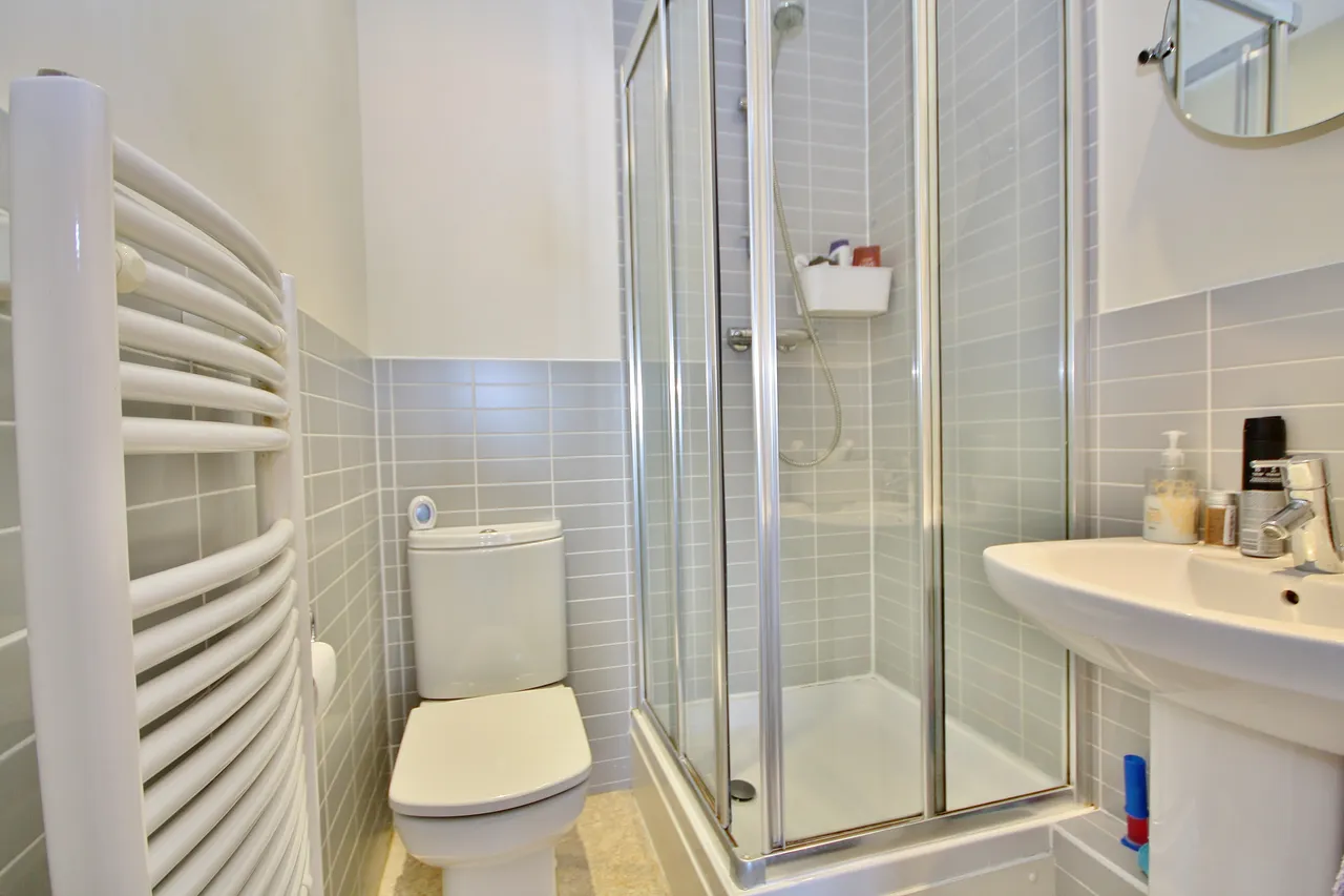 Goldsworth Road, Woking, GU21, photo 9