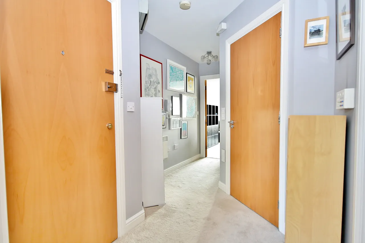 Goldsworth Road, Woking, GU21, photo 11