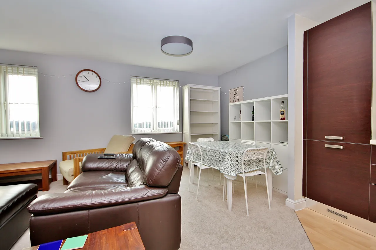 Goldsworth Road, Woking, GU21, photo 6
