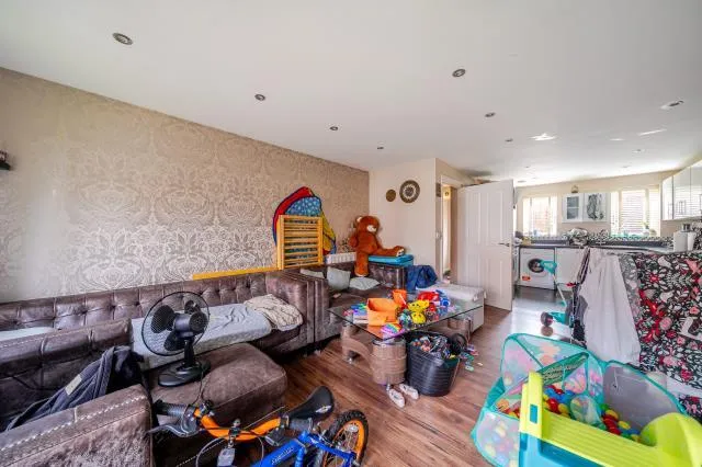 Chadwick Road, Slough, SL3, photo 14