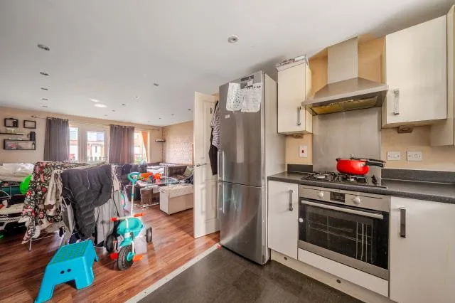 Chadwick Road, Slough, SL3, photo 12