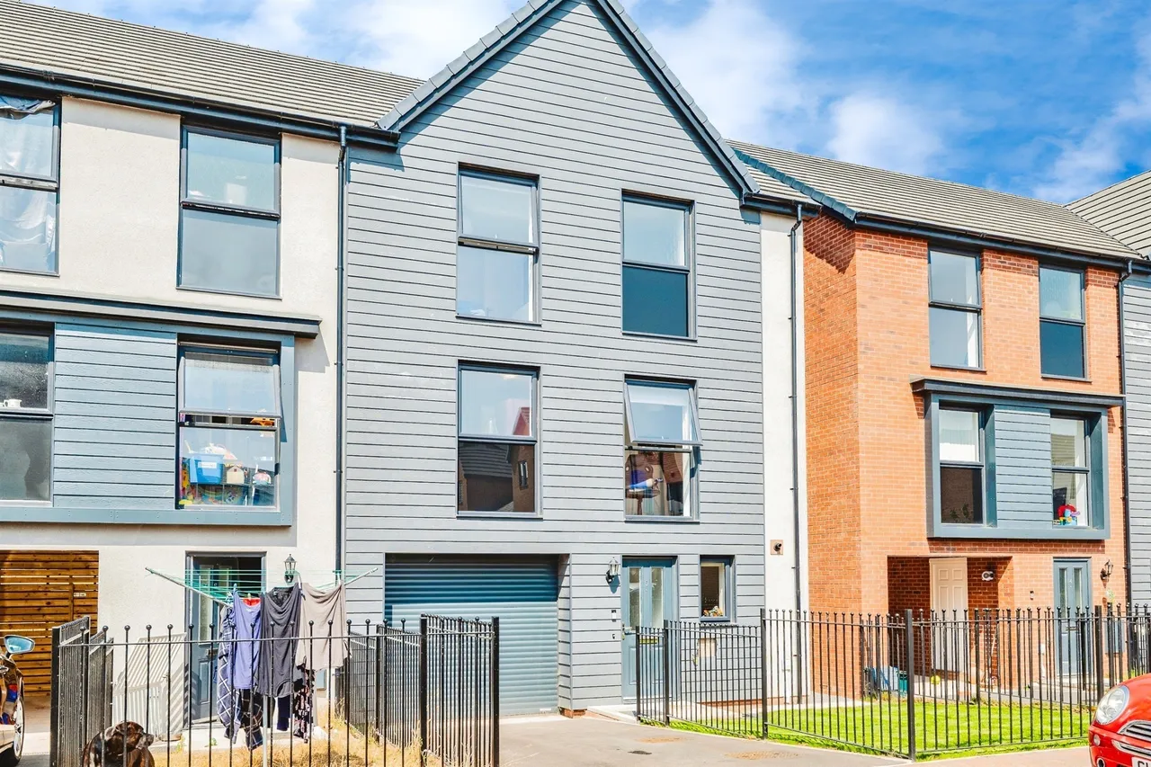 4 bed house for sale, Ffordd Wallace Barry, CF63