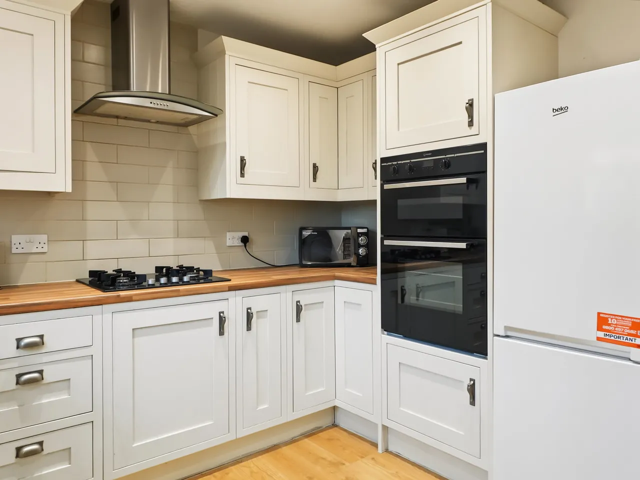 Woodford Road, E18, photo 10