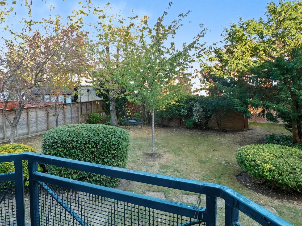 Woodford Road, E18, photo 6