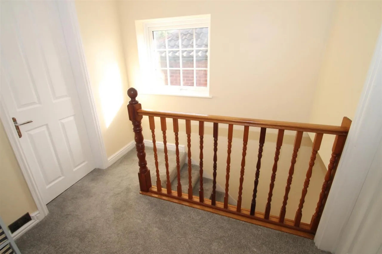 Spring Crescent, Cradley Heath, photo 16